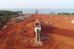 Stockpile feed to causeway